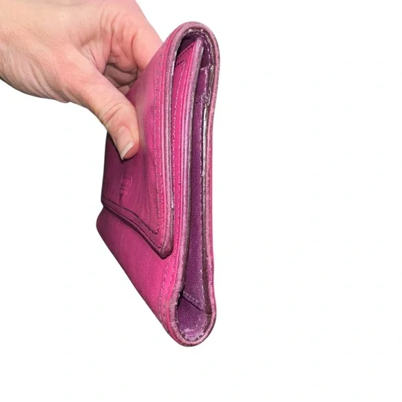 Coach Vintage Fuchsia Leather Wallet - Picture 4 of 13